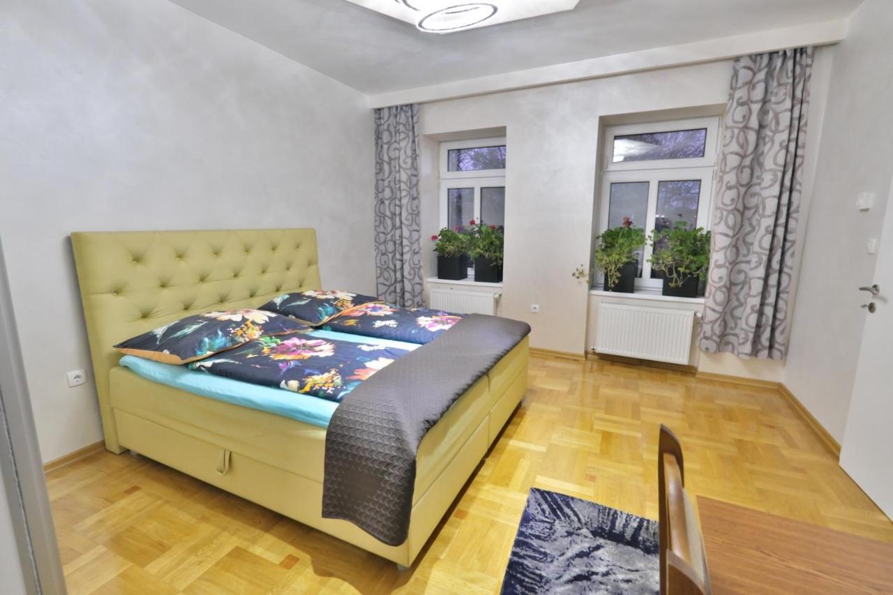 Lux Prestige *
